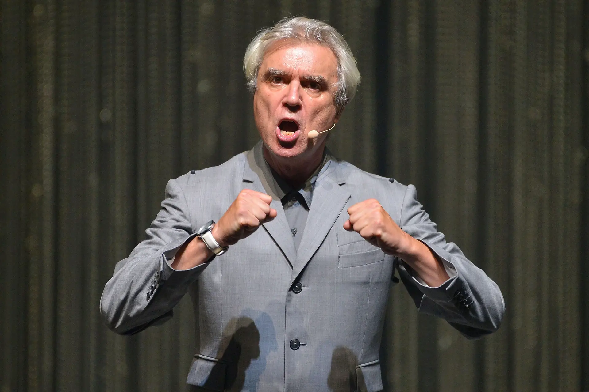 Vamos ouvir a playlist de Natal de David Byrne? Tem Pogues, Phoebe
