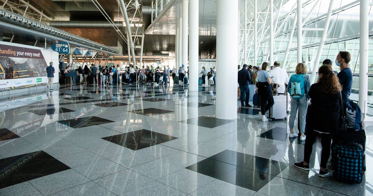 Aeroporto do Porto entre os cinco melhores da Europa a lidar com filas de espera