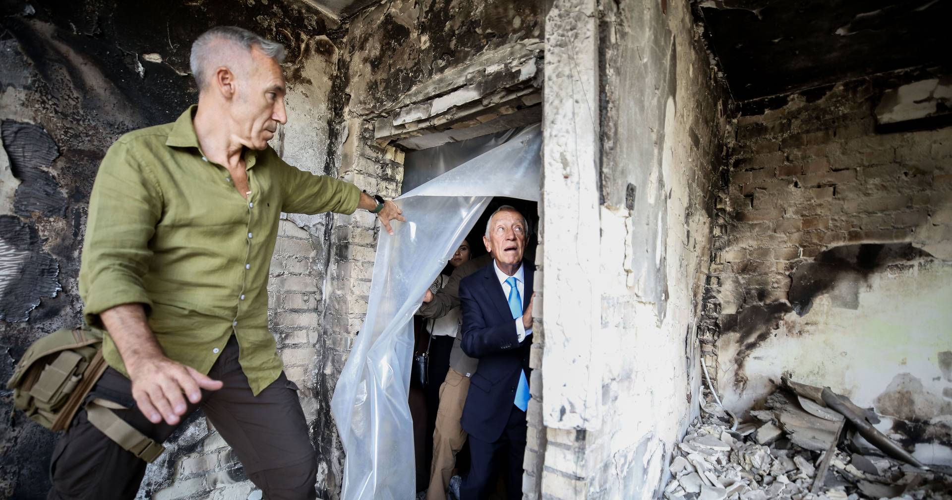 Dia 1 de Marcelo Rebelo de Sousa em Kiev: trincheiras, elogios a ...