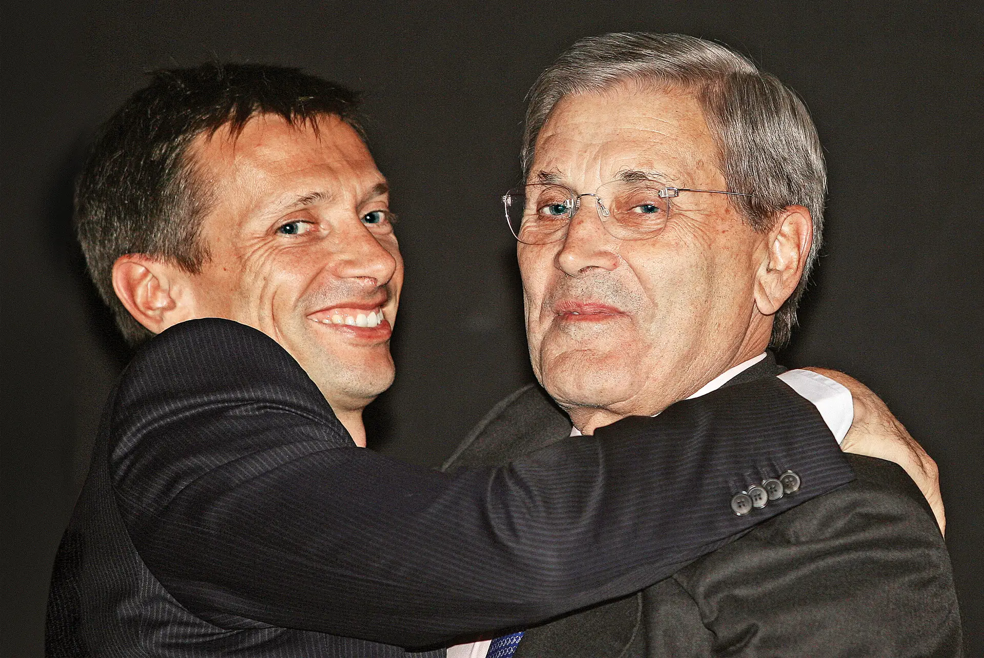 A 6 de fevereiro de 2006, Paulo e Belmiro de Azevedo surpreenderam o país com uma OPA sobre a poderosa PT, deixando os poderes político e económico em alvoroço