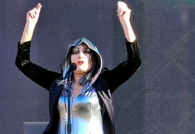 MEO Kalorama: com a ajuda de fãs de velha guarda e nova geração, Siouxsie trouxe a sua dança a Portugal