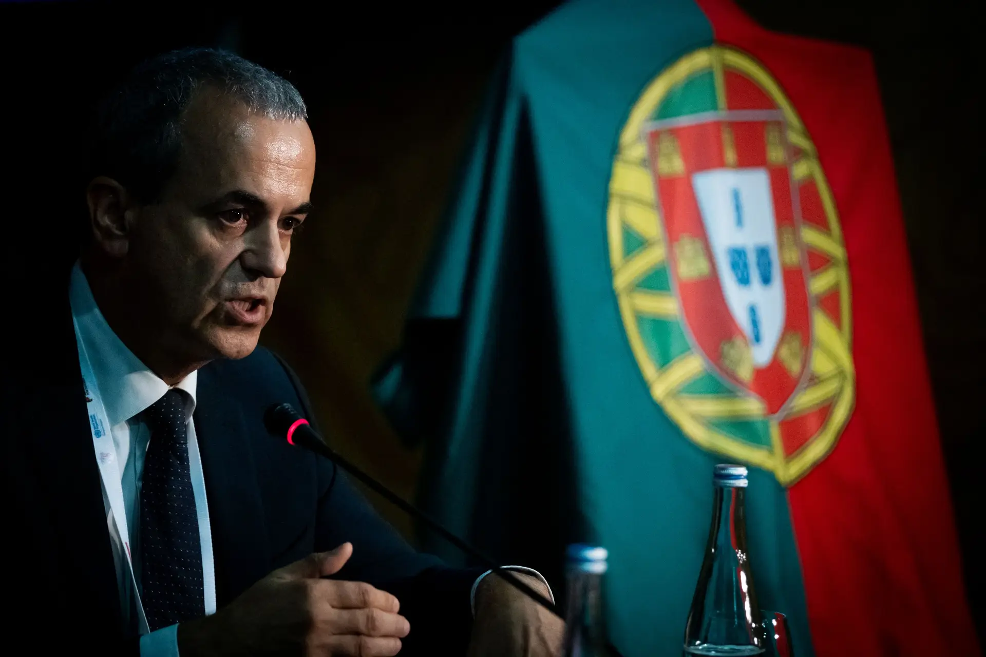 Fernando Araújo mantém fecho rotativo de maternidades e desafia os “senhores deputados a mostrarem planos nacionais em anos anteriores”