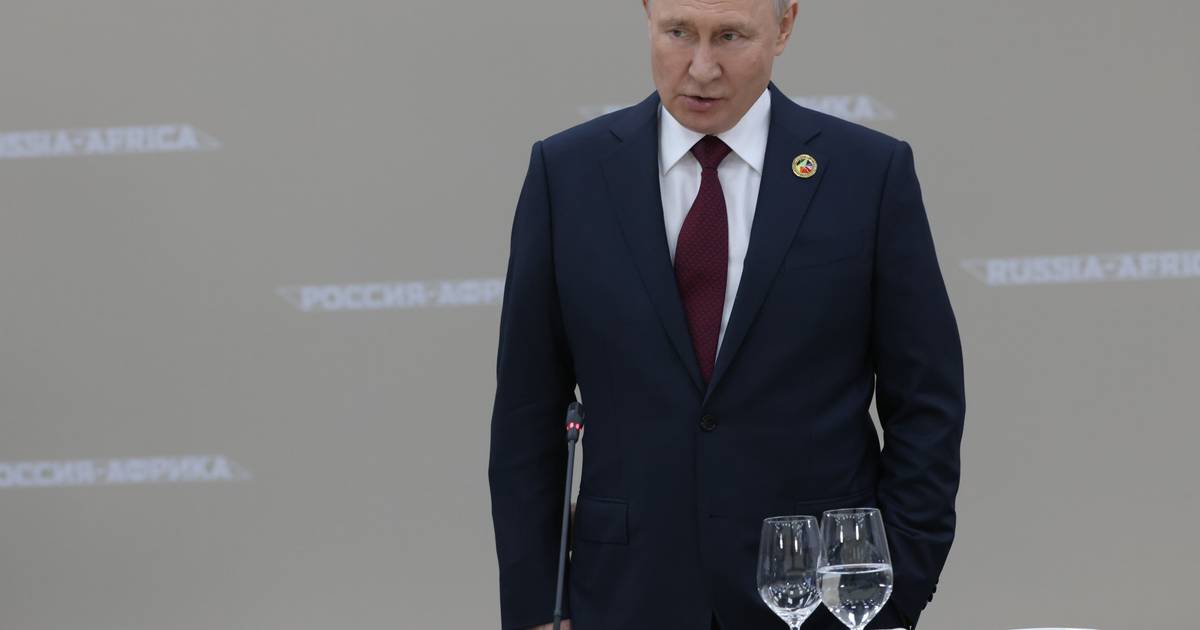 Rússia fornece cereais gratuitos a seis países africanos: Putin tem procurado estreitar relações com ofertas que não se reduzem a alimentos