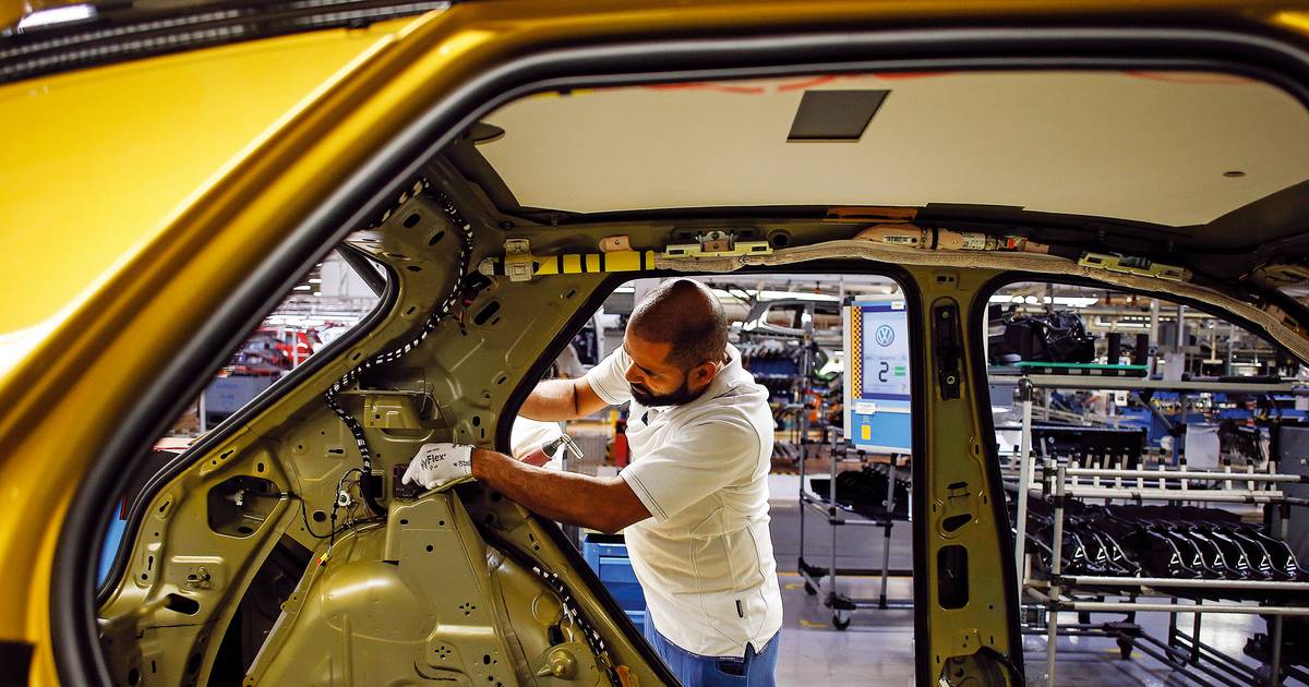 Trabalhadores da Volkswagen Autoeuropa aprovam pré-acordo salarial