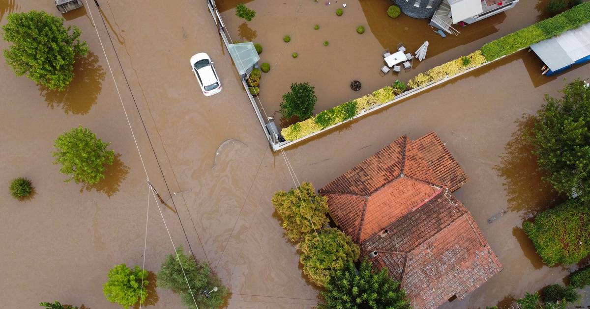Inundações na Grécia: 14 pessoas morreram e cinco continuam desaparecidas