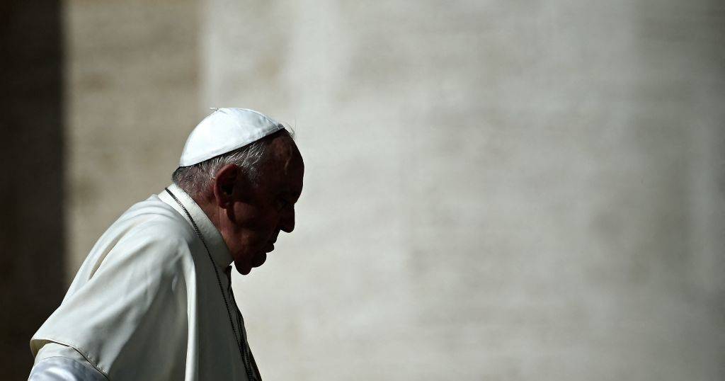 El Papa Francisco defiende otorgar sacramentos a personas divorciadas vueltas a casar