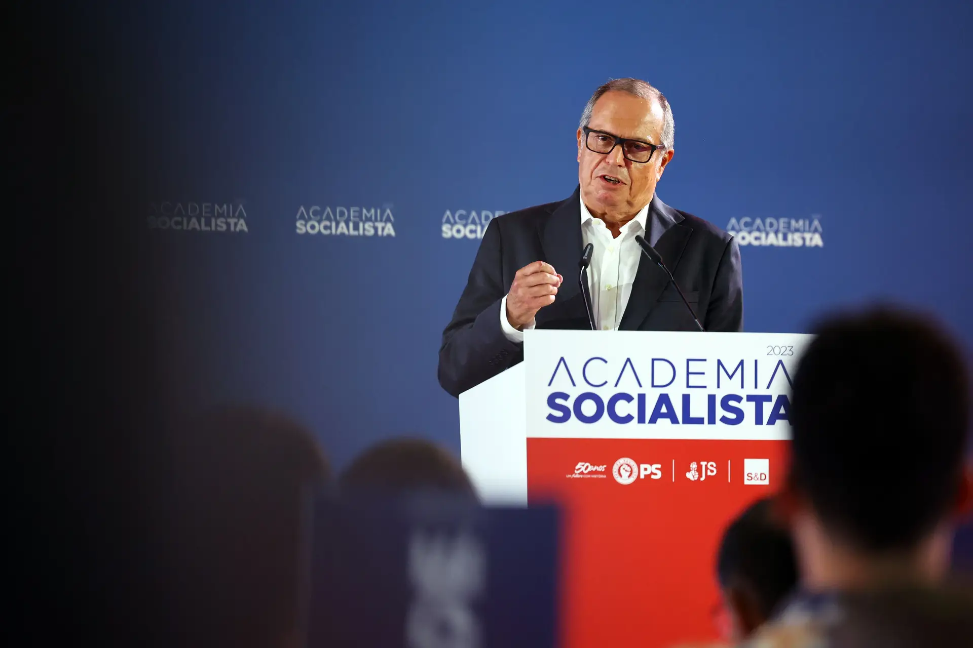 Carlos César vai continuar como presidente do PS