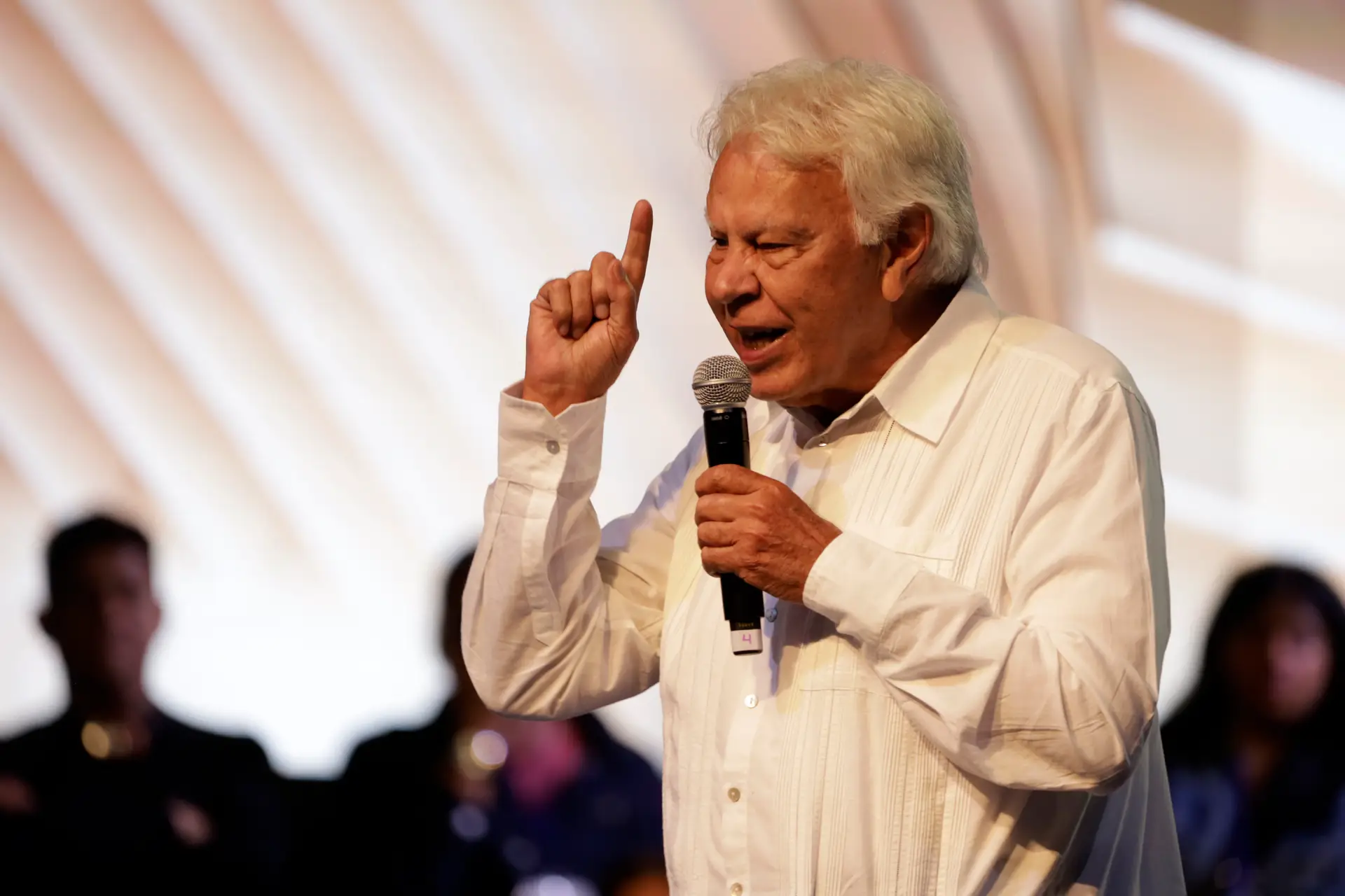 O antigo primeiro-ministro Felipe González (1982-96) tem sido a voz mais sonante dos socialistas que se opõem a acordos com os separatistas catalães