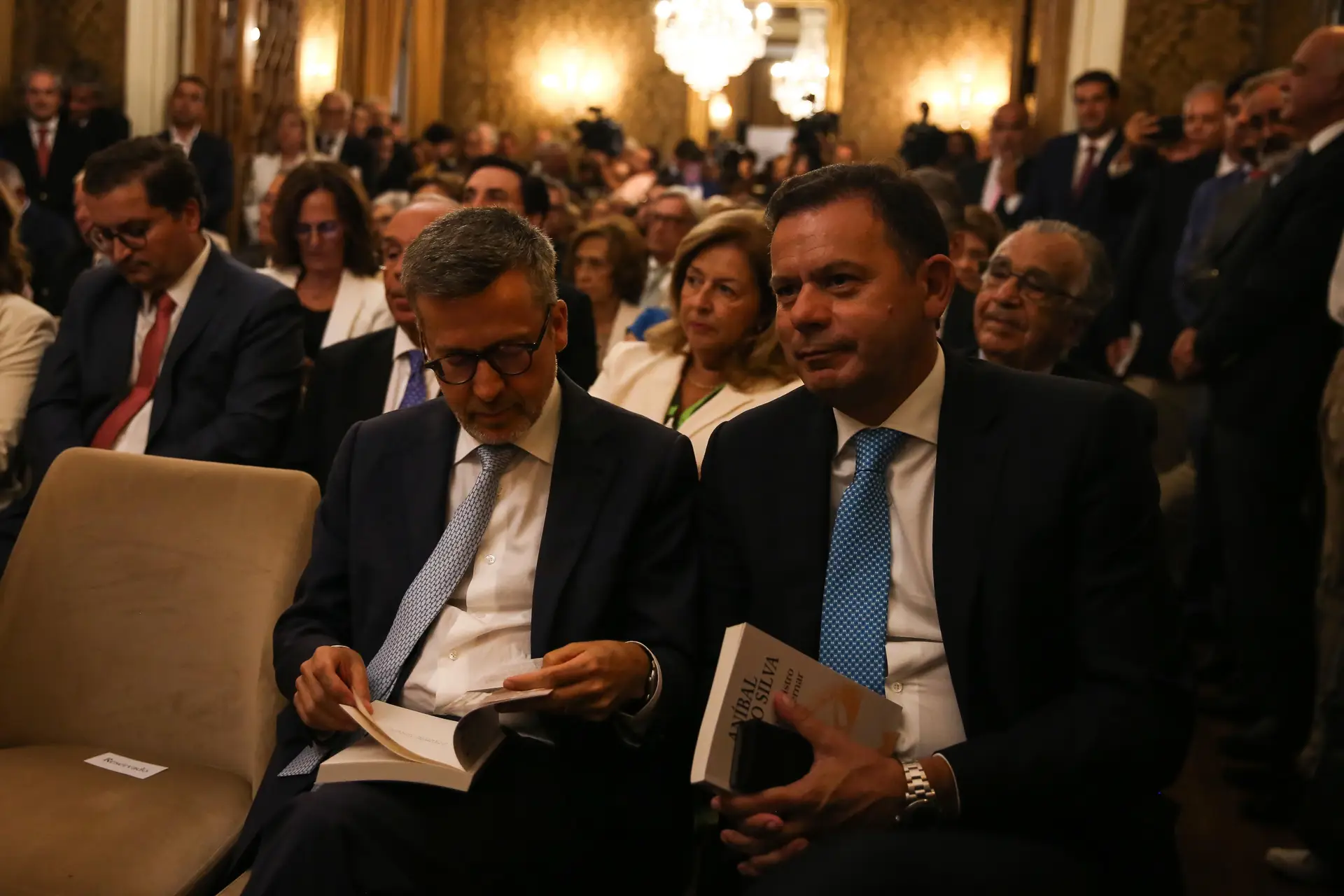 Moedas recusa anunciar candidatura a Lisboa, mas lança Marques Mendes para Belém