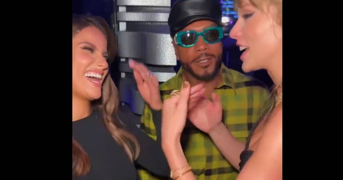 O grande elogio de Taylor Swift a Nelly Furtado nos bastidores dos MTV VMAs: “Tu consegues fazer tudo!”