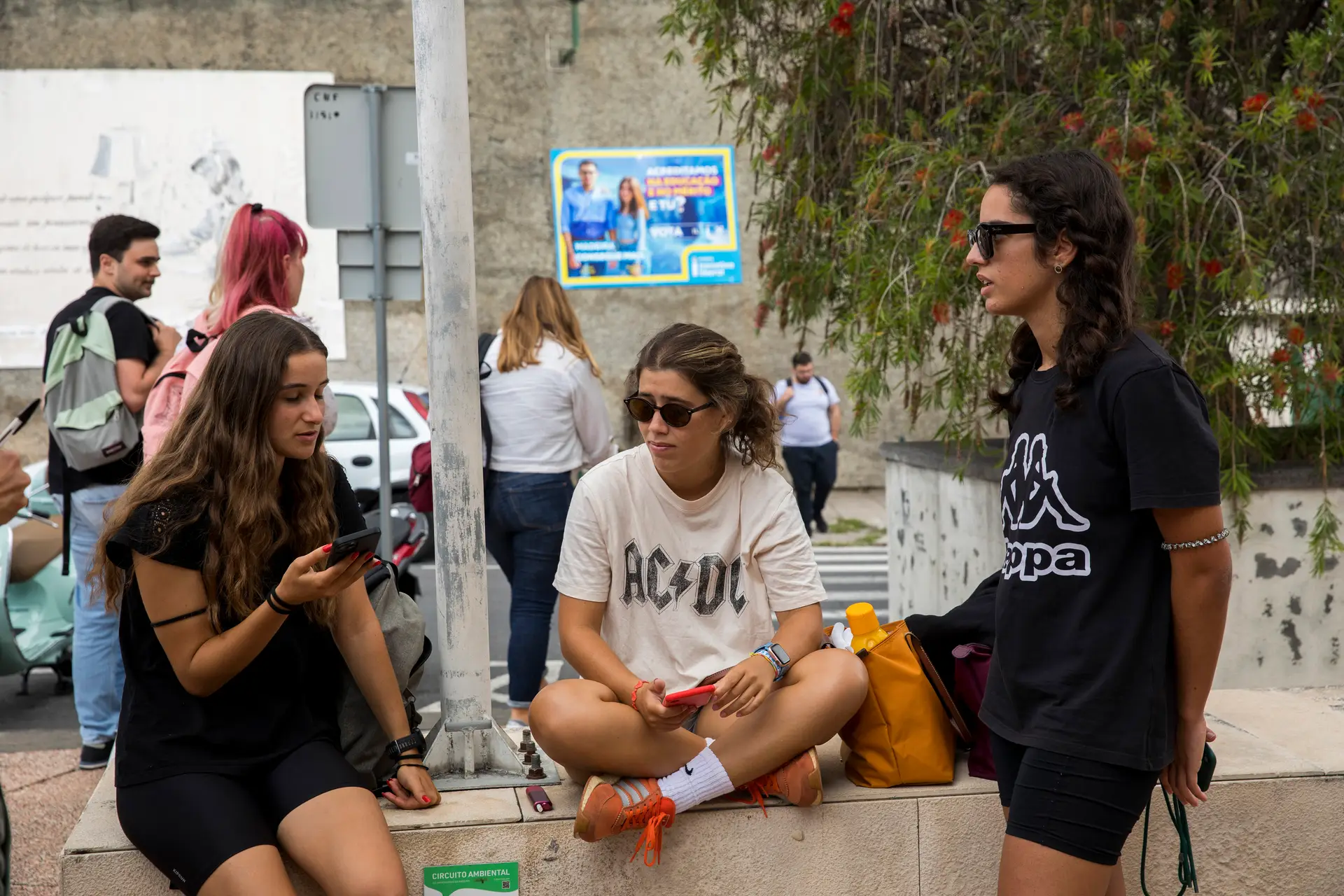 Cada vez mais jovens em Portugal terminam o ensino secundário sem chumbar
