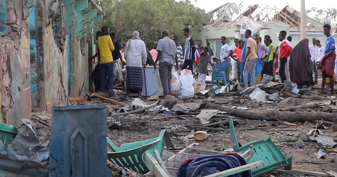 Somália: pelo menos 15 mortos e 40 feridos em atentado suicida no centro do país