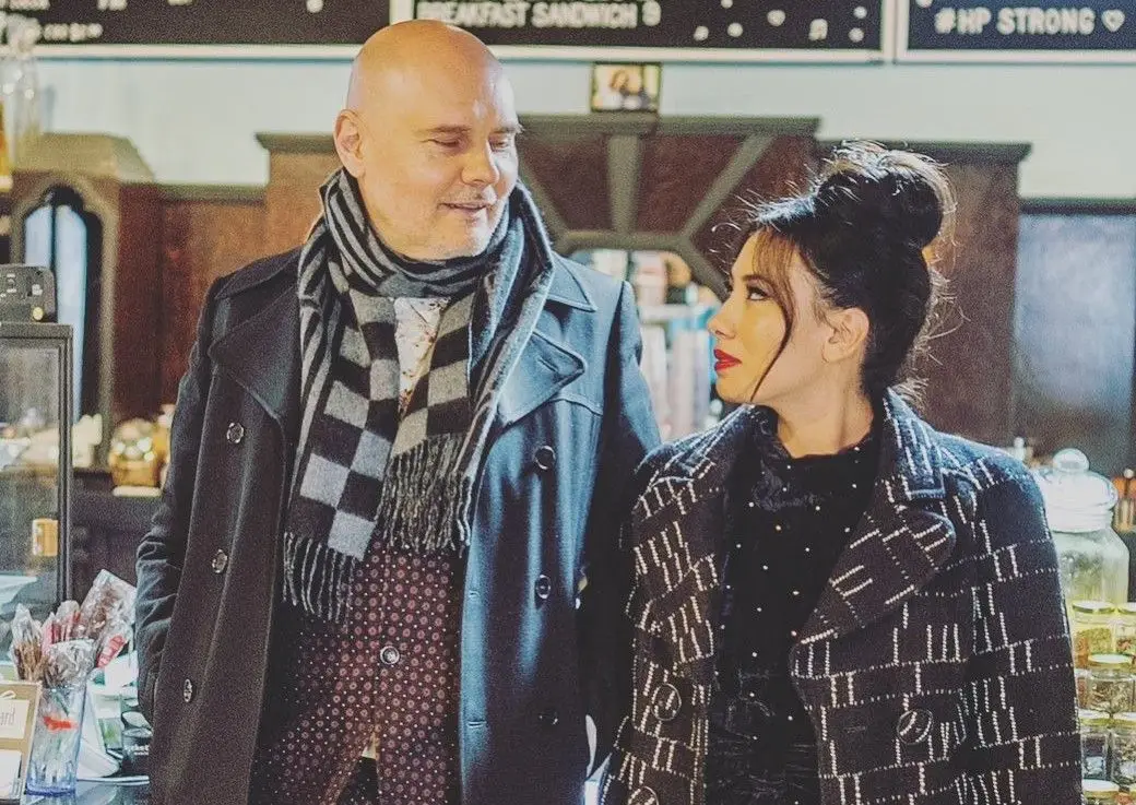 Aos 56 anos, Billy Corgan casou-se com a mãe dos seus filhos