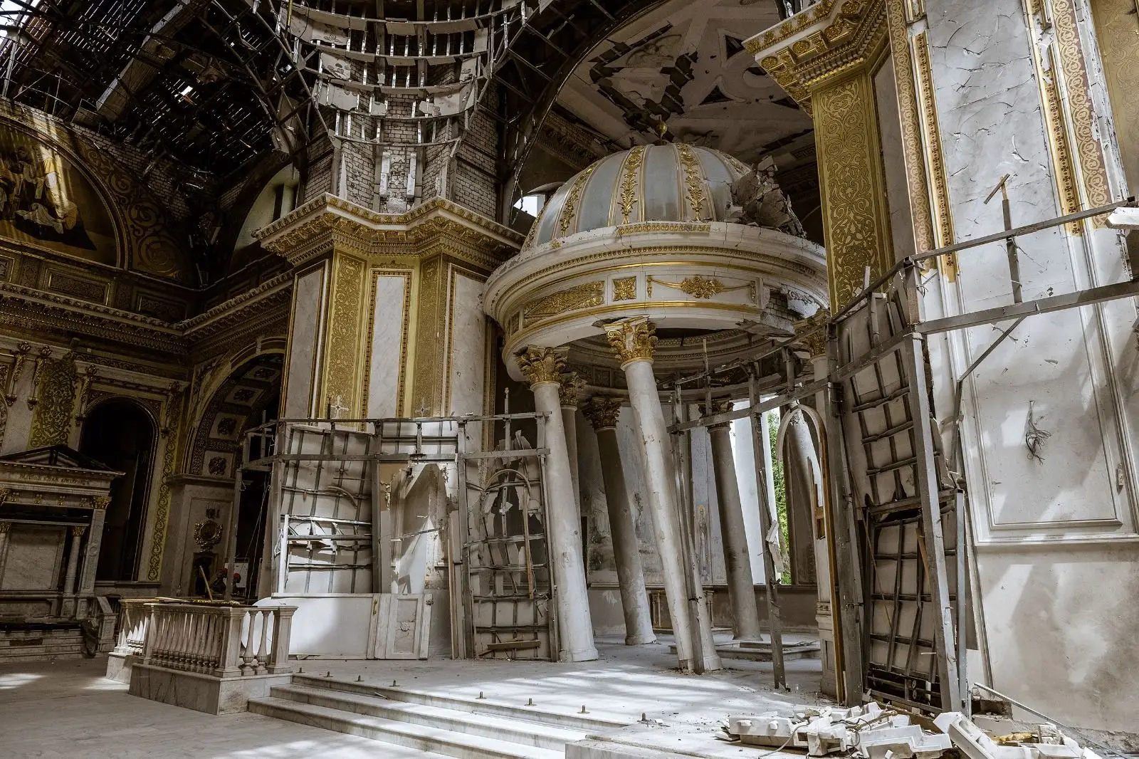 A Catedral da Transfiguração em Odessa danificada por ataque russo