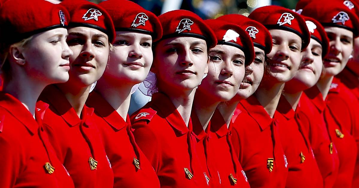 “Há uma perigosa mensagem nacionalista a emergir”: a Geração Z está a tornar-se a mais extremista e radical de sempre na Rússia