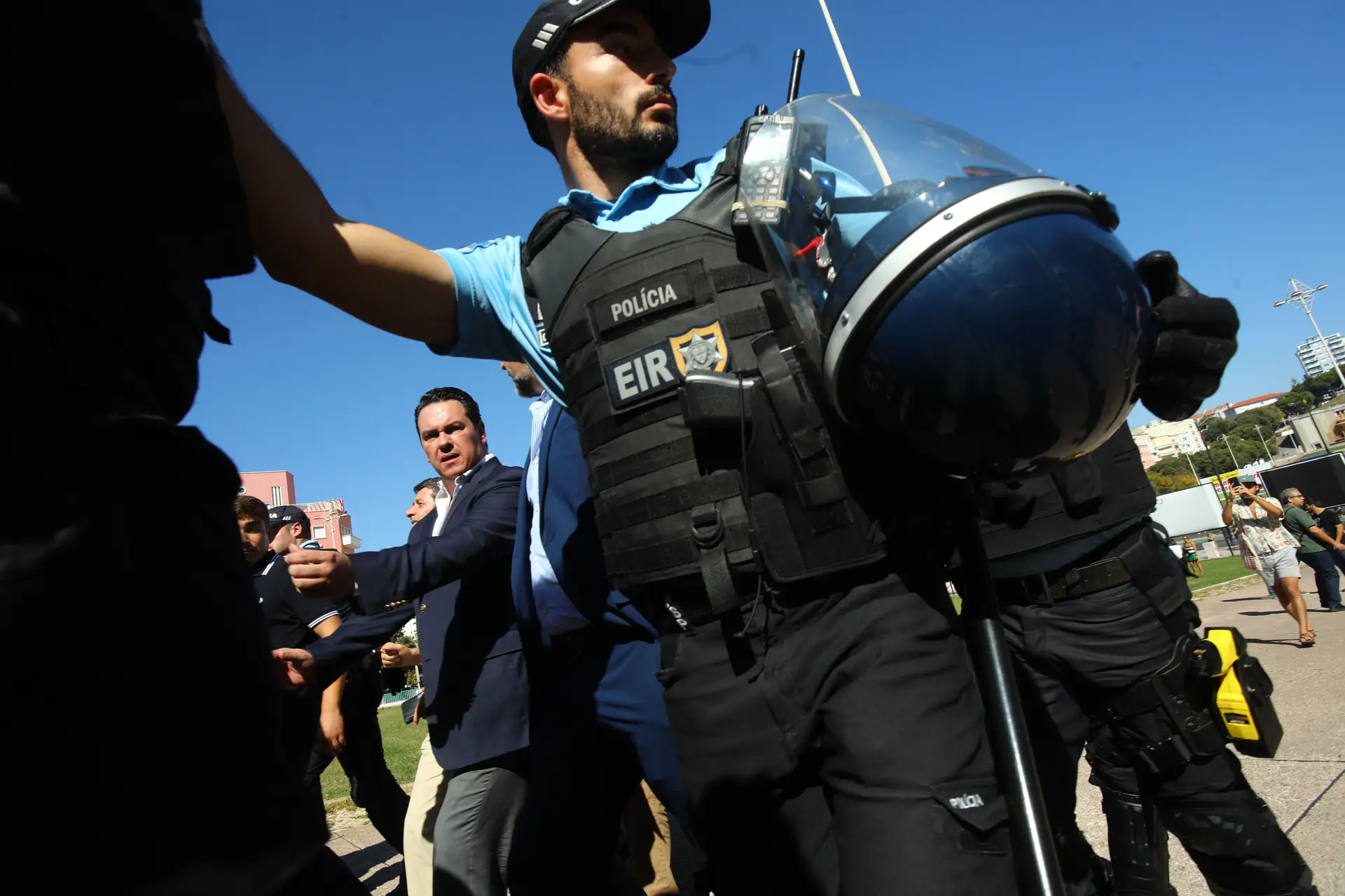 Manif: Ventura fala de "agressões", Raimundo diz que "vieram com um propósito", Mortágua anota reação "natural" do povo