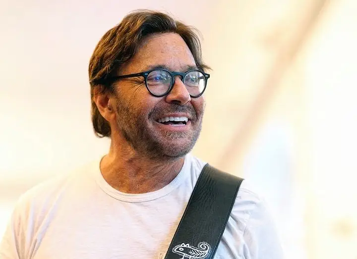Guitarrista Al Di Meola sofre ataque cardíaco durante concerto na Roménia