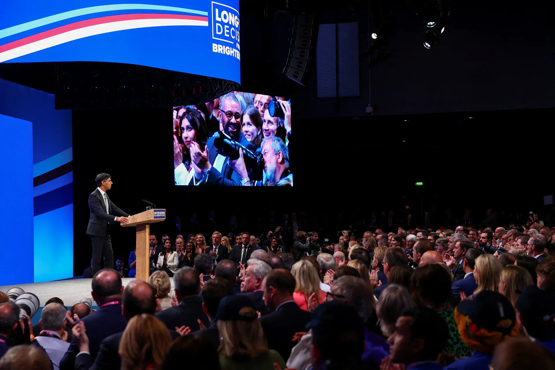 Conservadores britânicos: um partido “enraivecido”, cada vez mais à direita