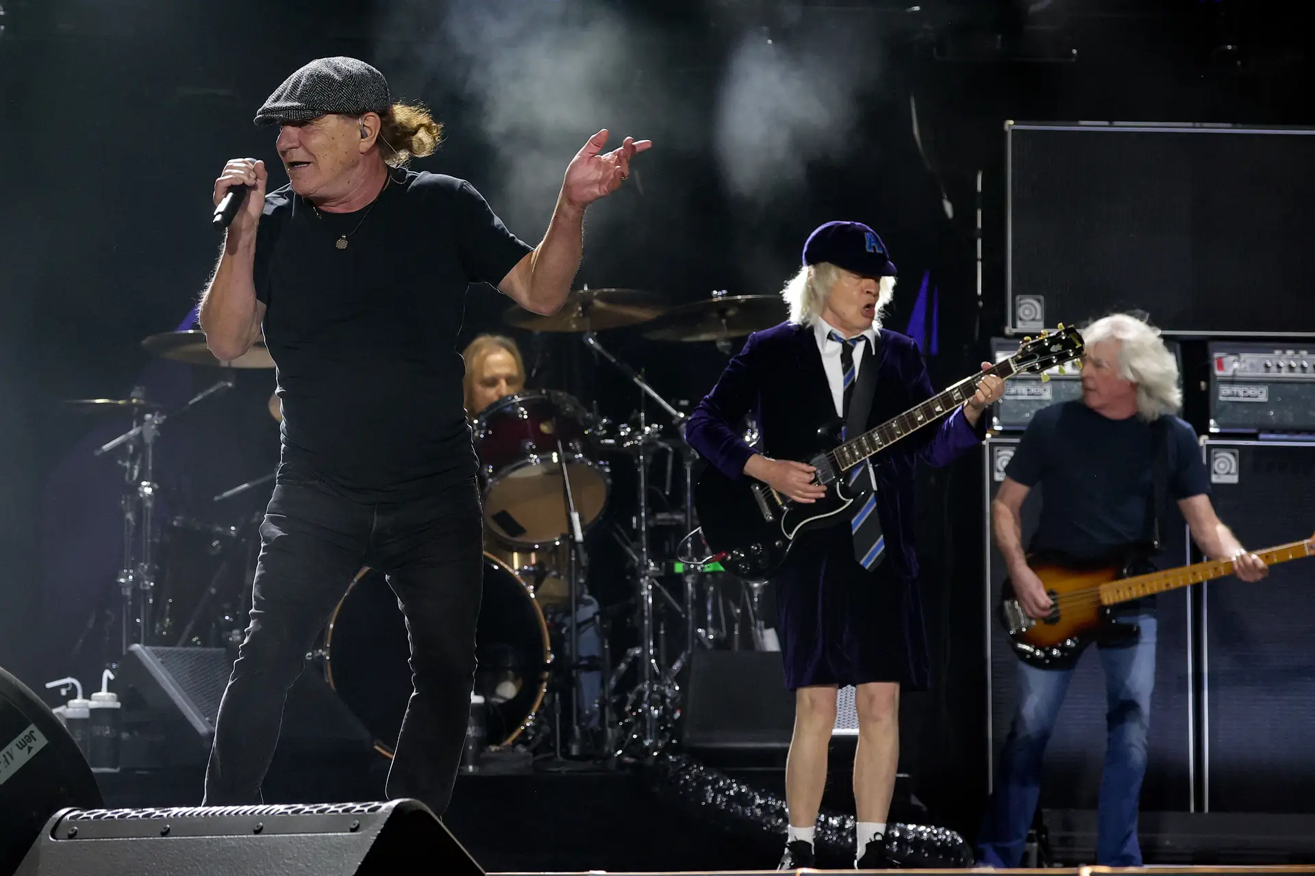 AC/DC dão primeiro concerto em sete anos: veja os vídeos - Expresso