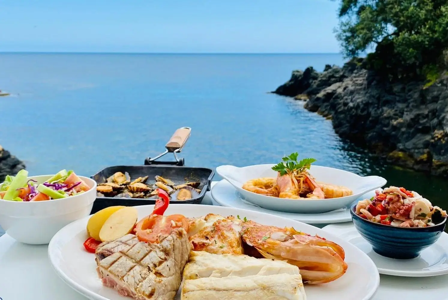 Provar os Açores à mesa de nove restaurantes da ilha de São Miguel