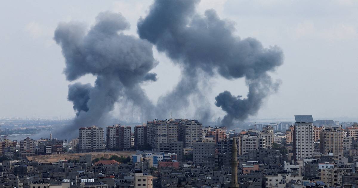 Pelo menos 900 israelitas mortos, corpos de 1500 elementos do Hamas encontrados no território de Israel