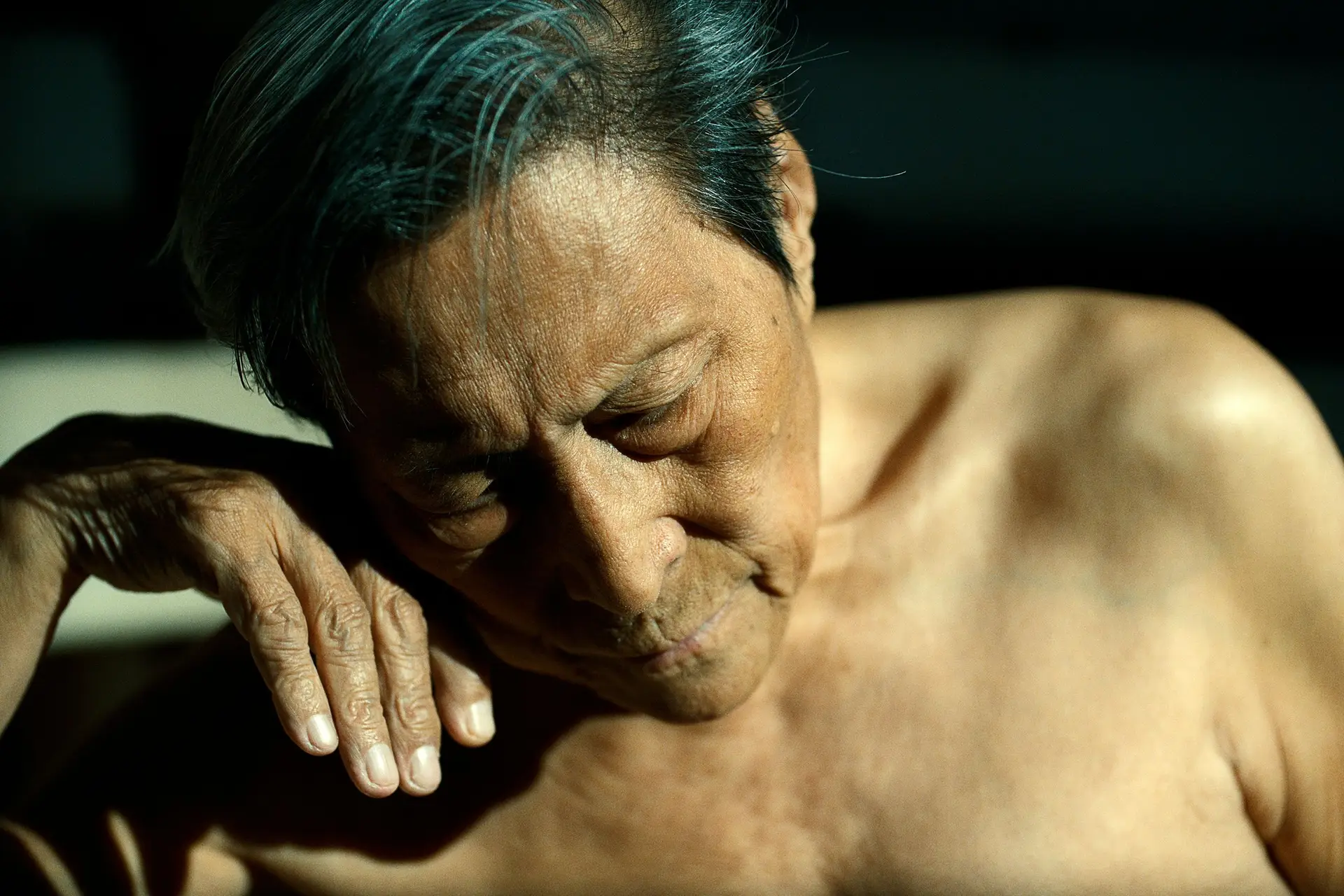 O DocLisboa arranca com um filme assombroso: Wang Xilin, 86 anos, está nu e só
