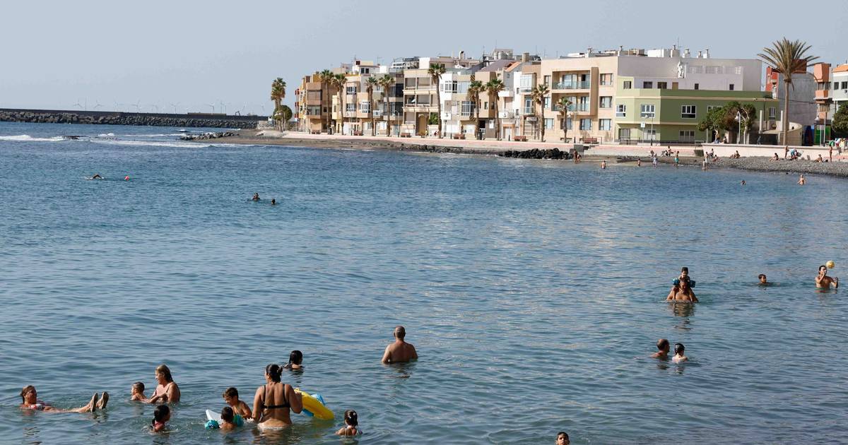 Quase 650 migrantes foram resgatados desde a meia-noite nas Canárias