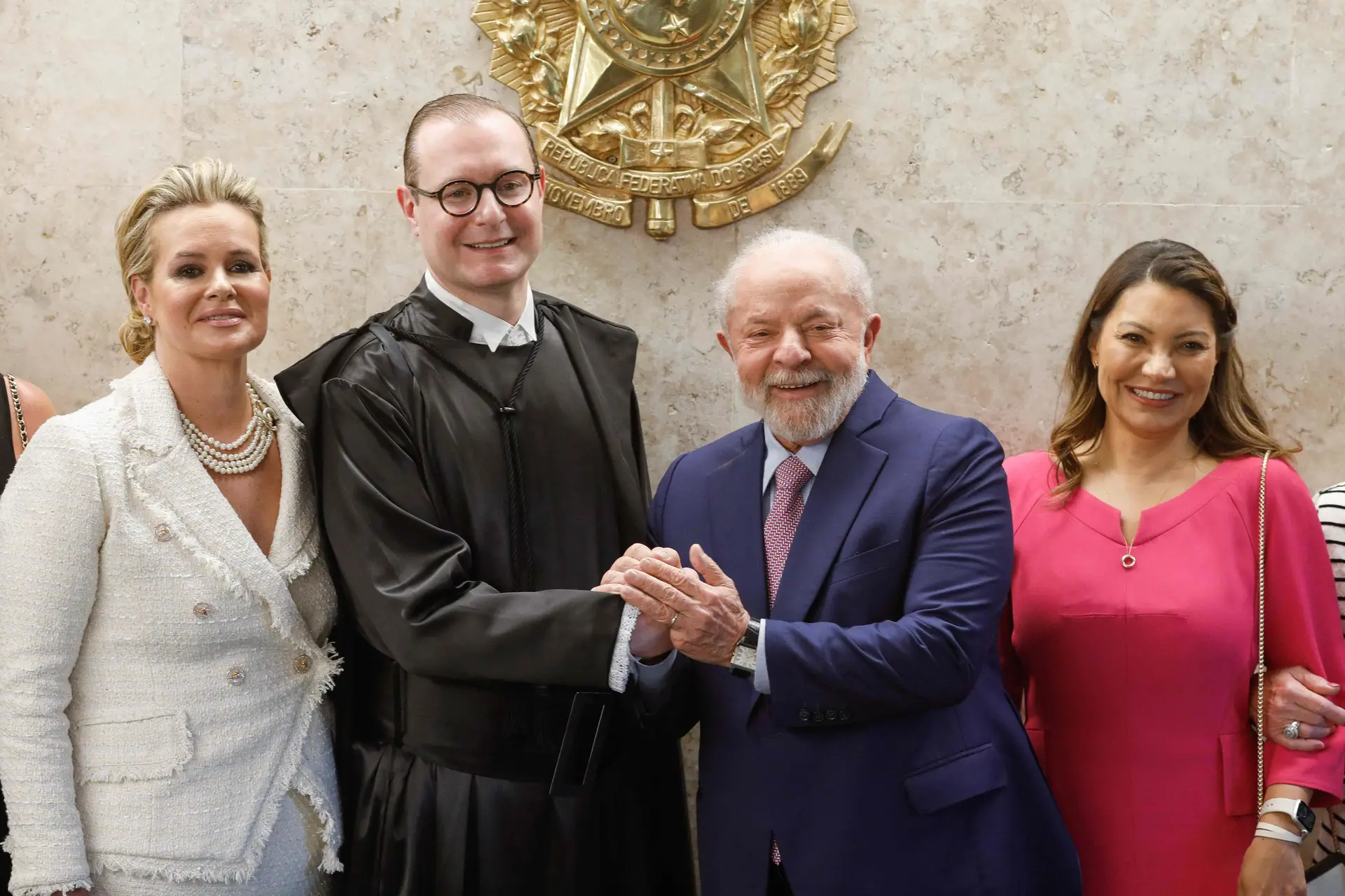 O Presidente Luiz Inácio Lula da Silva foi criticado por ter nomeado para o Supremo Tribunal Federal o seu ex-advogado Cristiano Zanin 