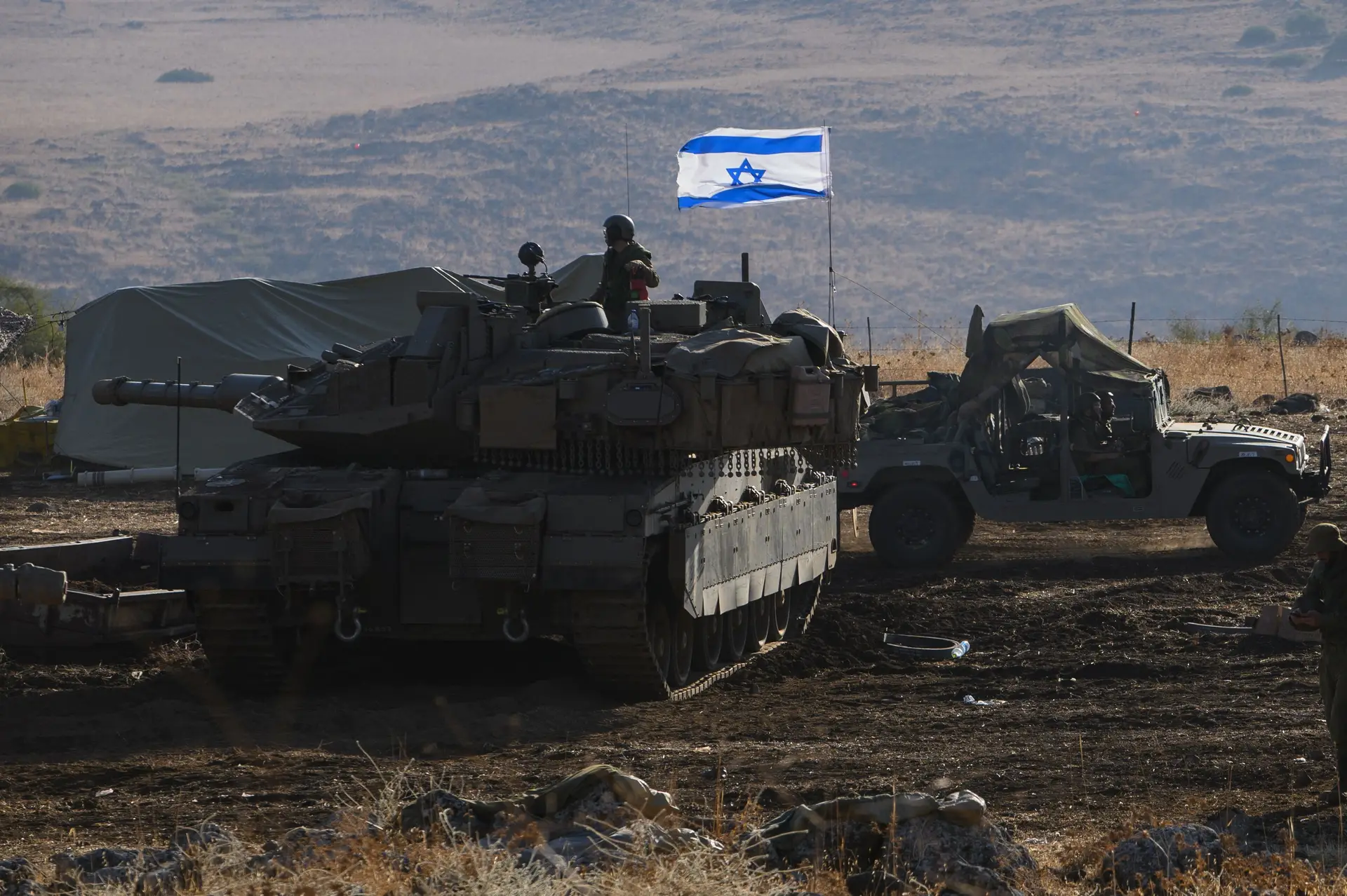 Guerra Hamas-Israel provoca subida de 6 dólares no petróleo e afunda bolsa de Tel-Aviv