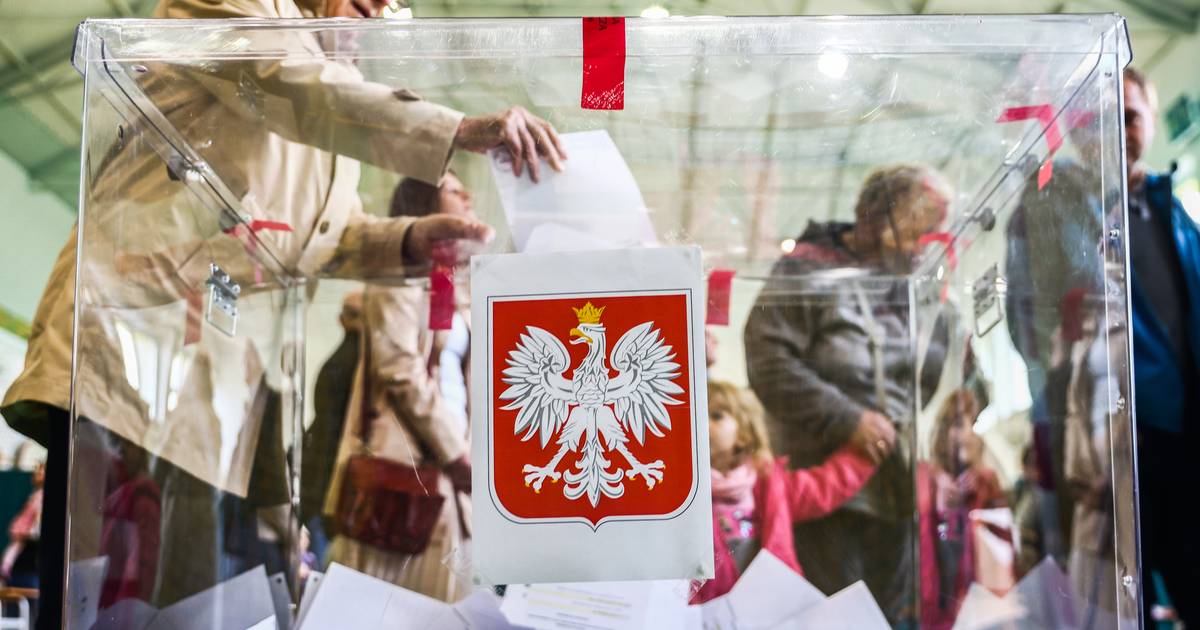 Polónia foi às urnas com o boletim numa mão e a esperança na outra