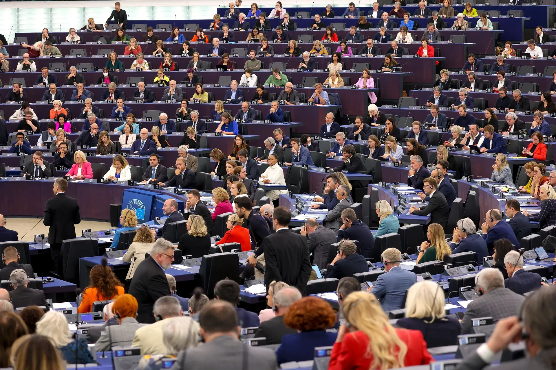 Parlamento Europeu apela a que 27 aumentem apoio militar à Ucrânia