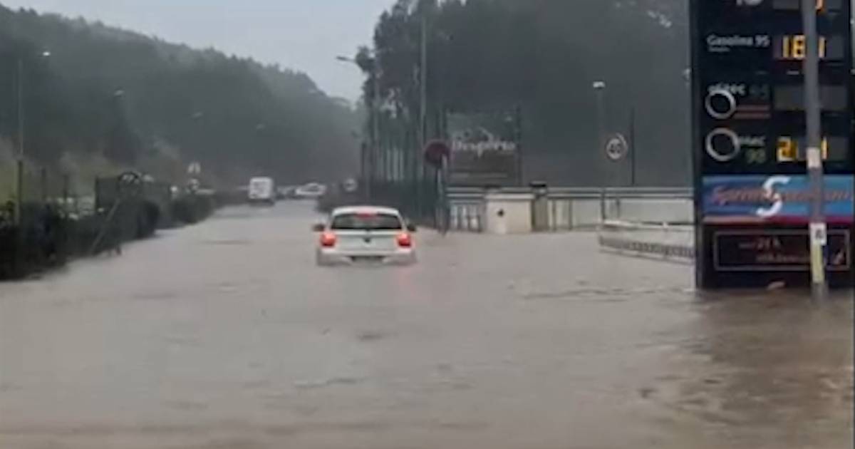 Carros bloqueados e estradas alagadas: a tempestade Aline chegou ao início da tarde e fez estragos [veja o vídeo]