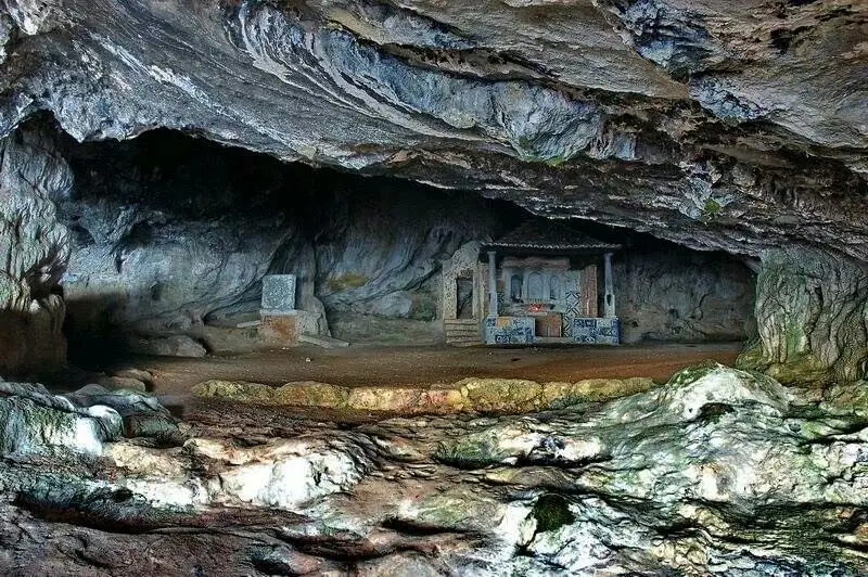 Gruta da Lapa de Santa Margarida, uma viagem ao altar secreto da Arrábida