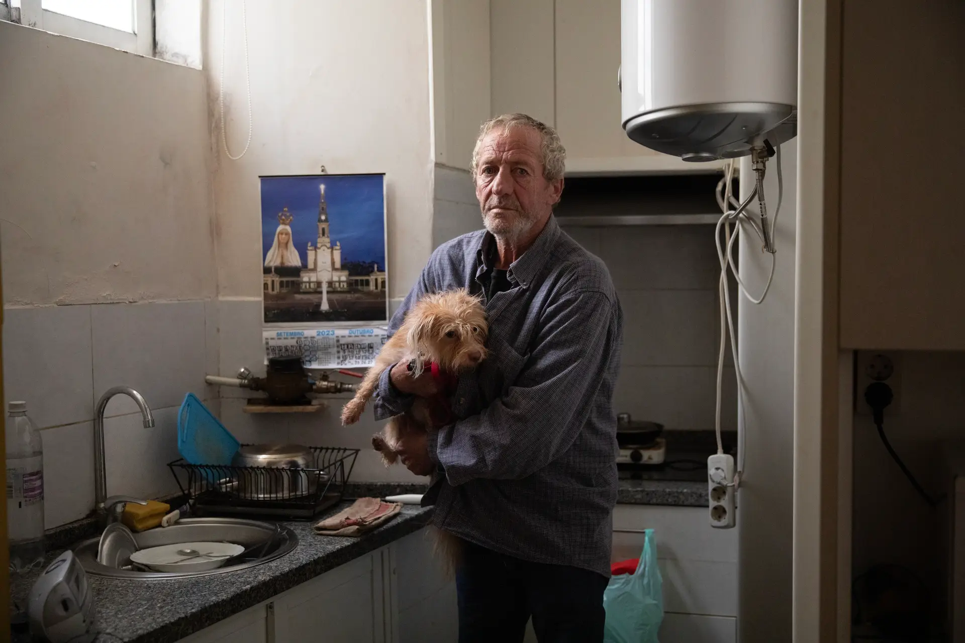 Francisco viveu 26 anos na rua e quando lhe deram uma casa não quis dormir na cama