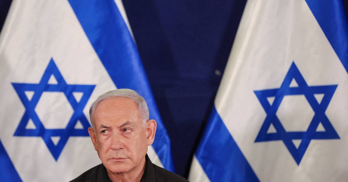 Netanyahu interrompido no Parlamento por familiares de reféns