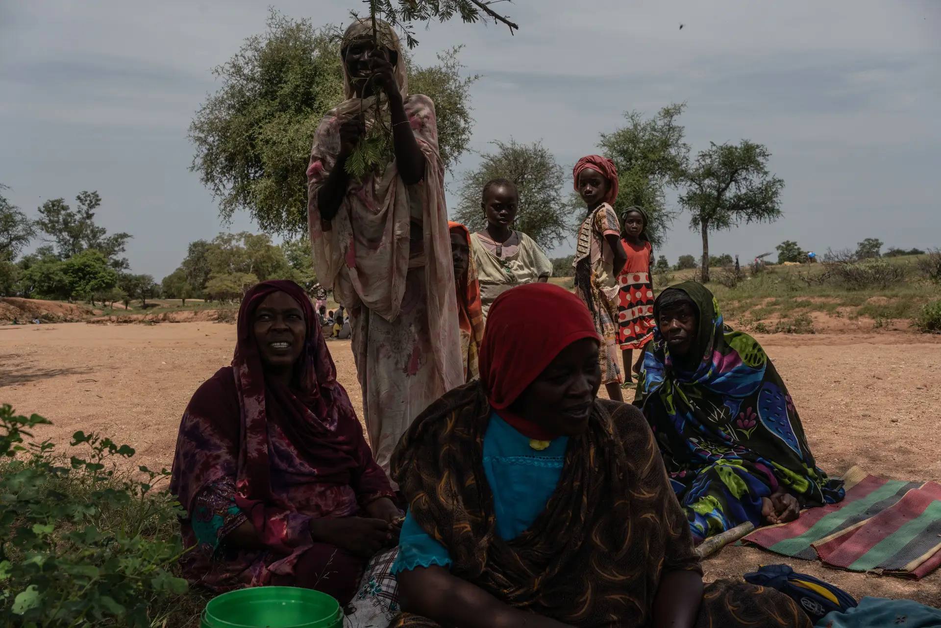 Mulheres sudanesas refugiam-se no Chade, para escapar ao conflito no Sudão