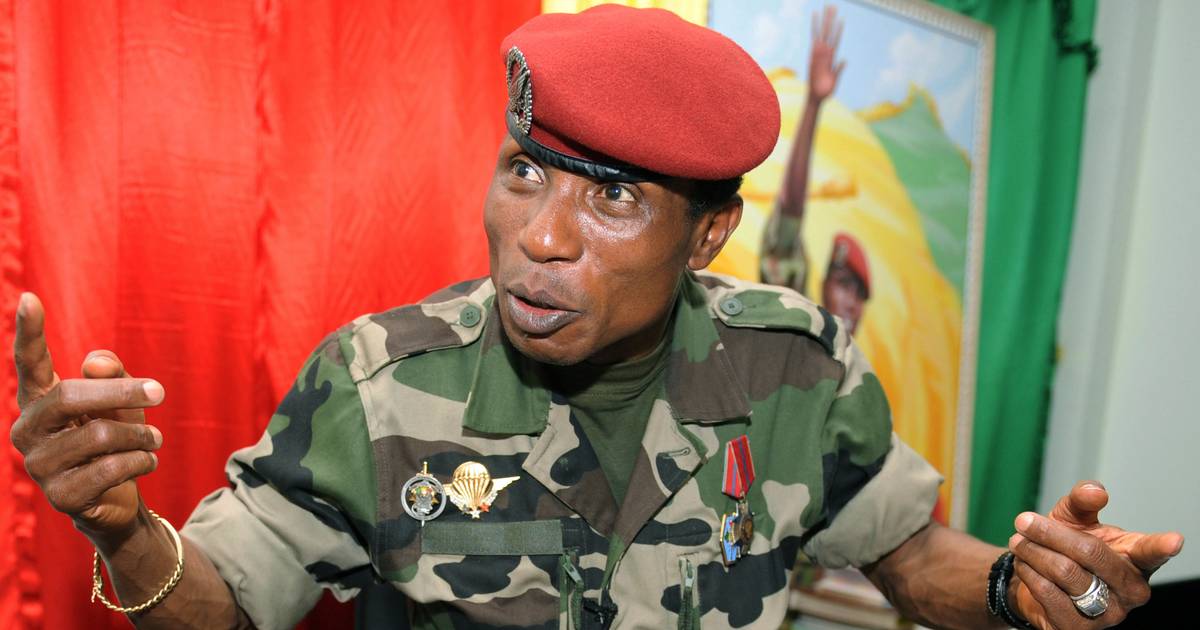 Ex-ditador da República da Guiné Dadis Camara foi libertado da prisão por homens armados, mas já está de novo detido