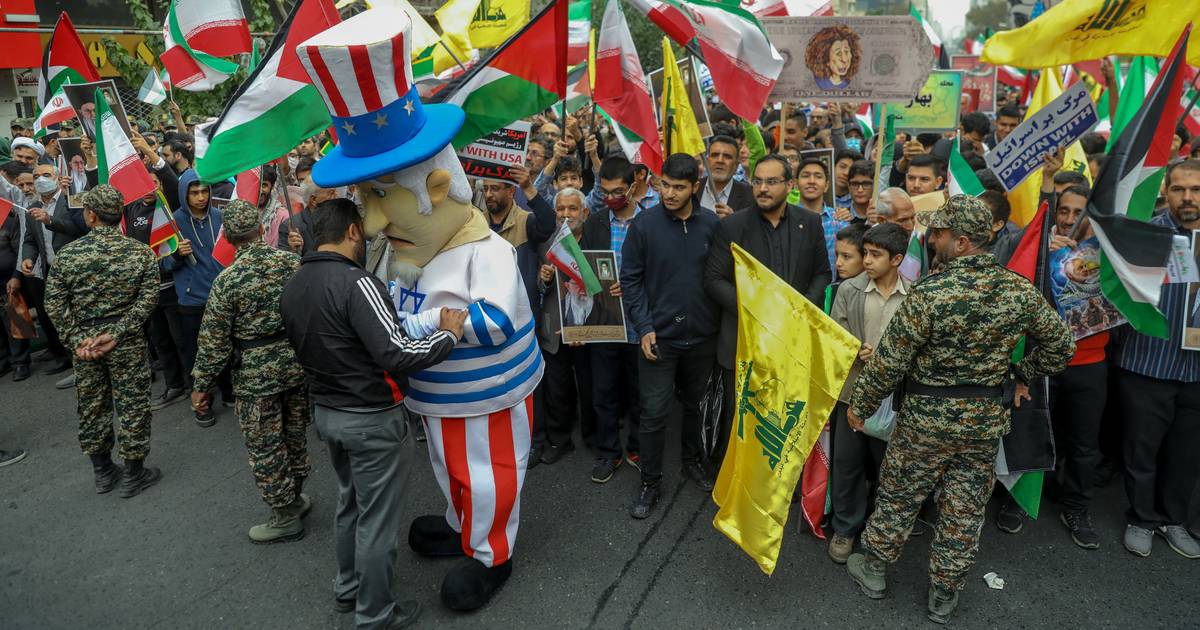 Irão assinala aniversário da tomada da embaixada dos EUA
