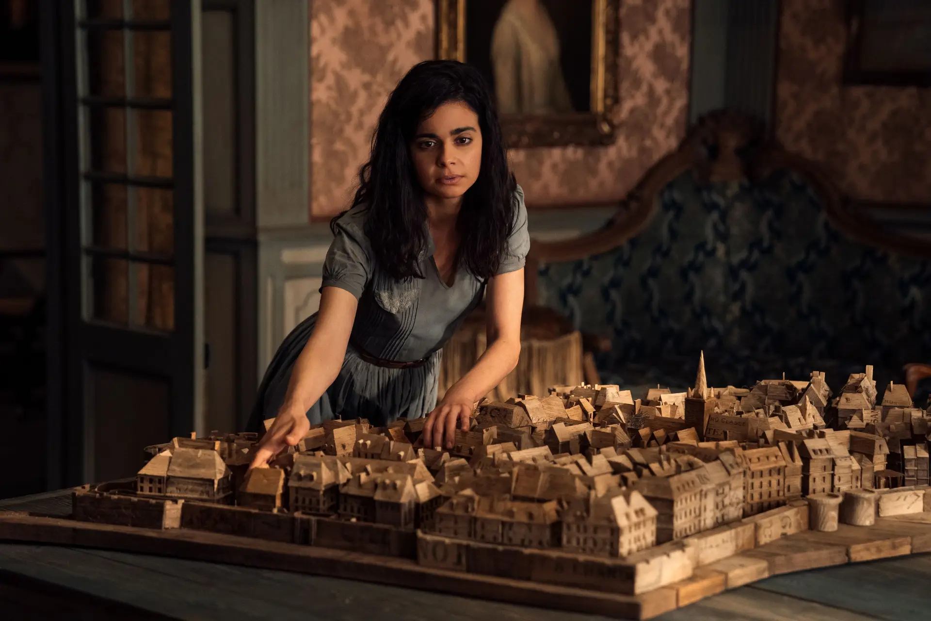 “Toda a Luz que não podemos ver”: mega-produção da Netflix sobre a Segunda Guerra Mundial não convence