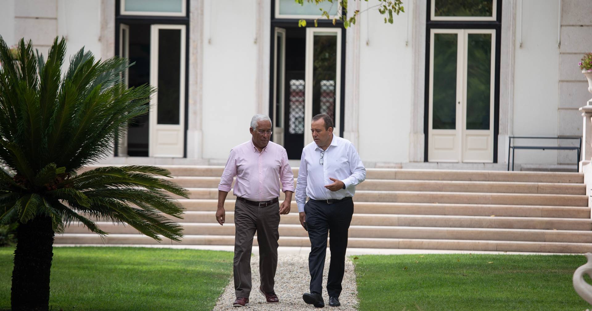 Escária estava fora do Governo quando recebeu 75 mil euros, mas era ...