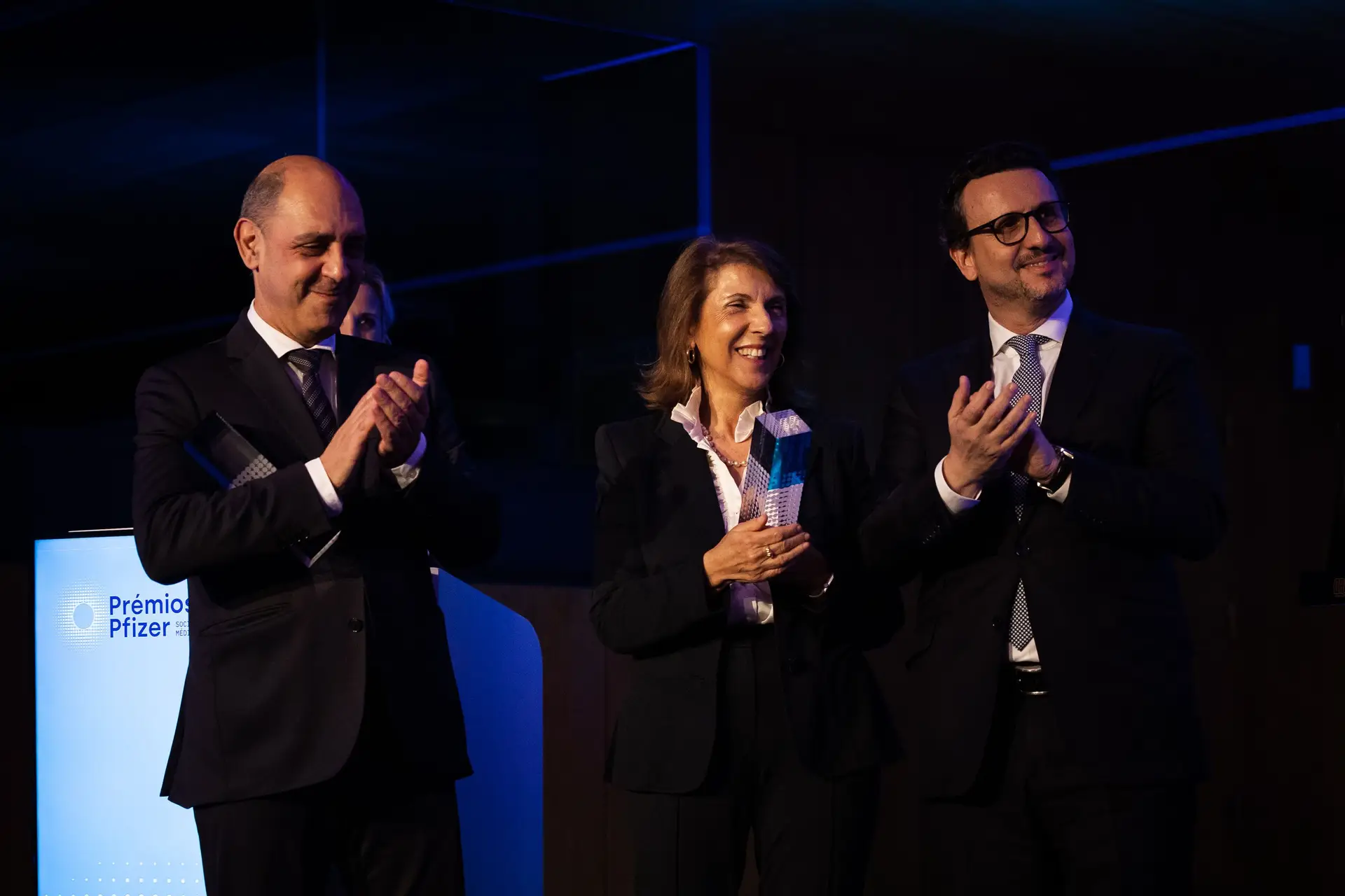 Manuel Pizarro (ministro da Saúde), Maria do Céu Machado (SCML) e Paulo Teixeira (Pfizer Portugal) entregaram os galardões aos vencedores