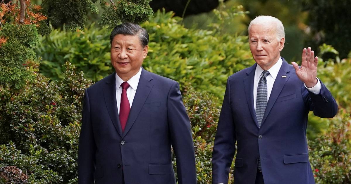 Biden e Xi Jinping evitam dar “passos em falso”, mas Presidente dos EUA considera homólogo um “ditador porque lidera um país comunista”