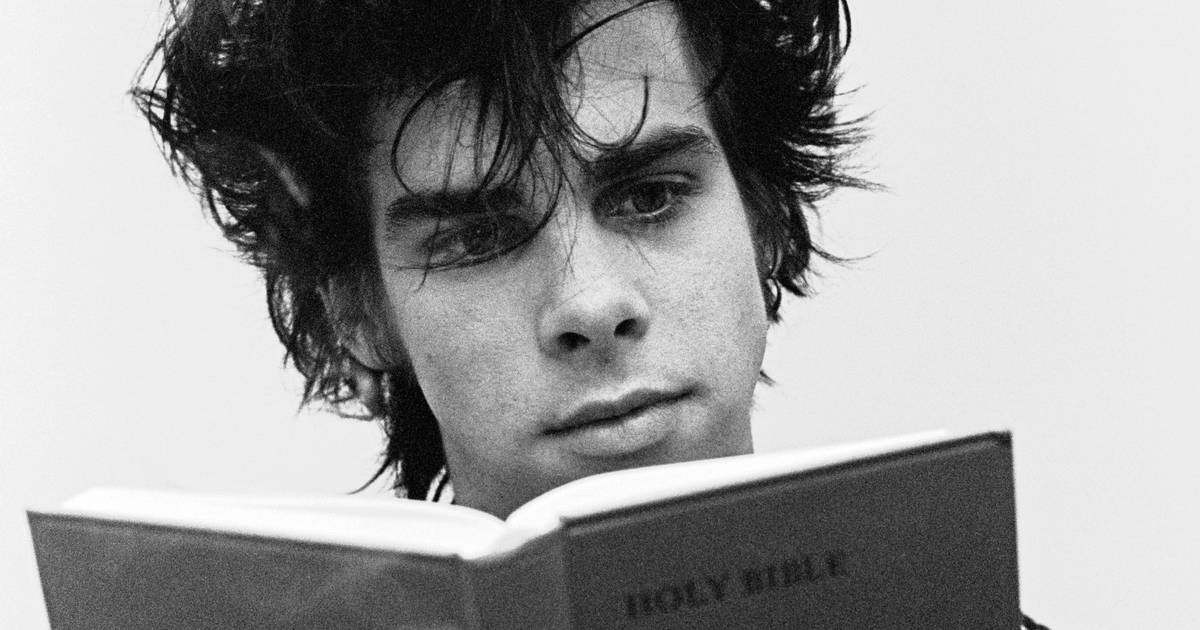 Sexo, drogas e loucura: “Mutiny In Heaven” é o retrato de Nick Cave enquanto jovem diabrete