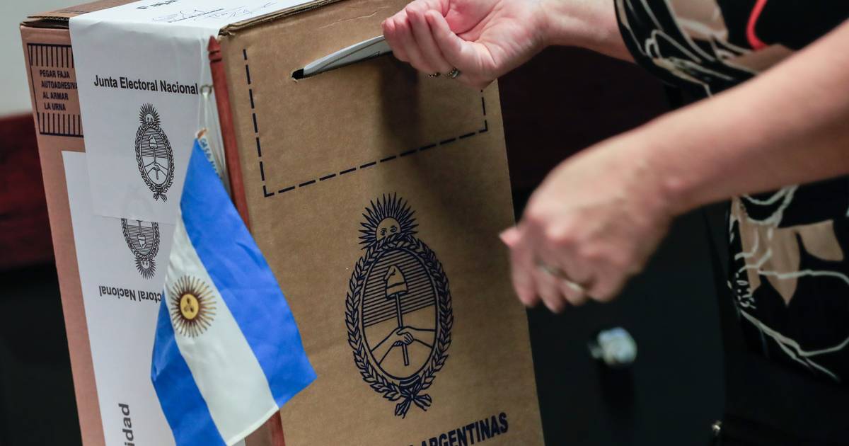 Cerca de 30% dos eleitores argentinos votaram até ao meio-dia