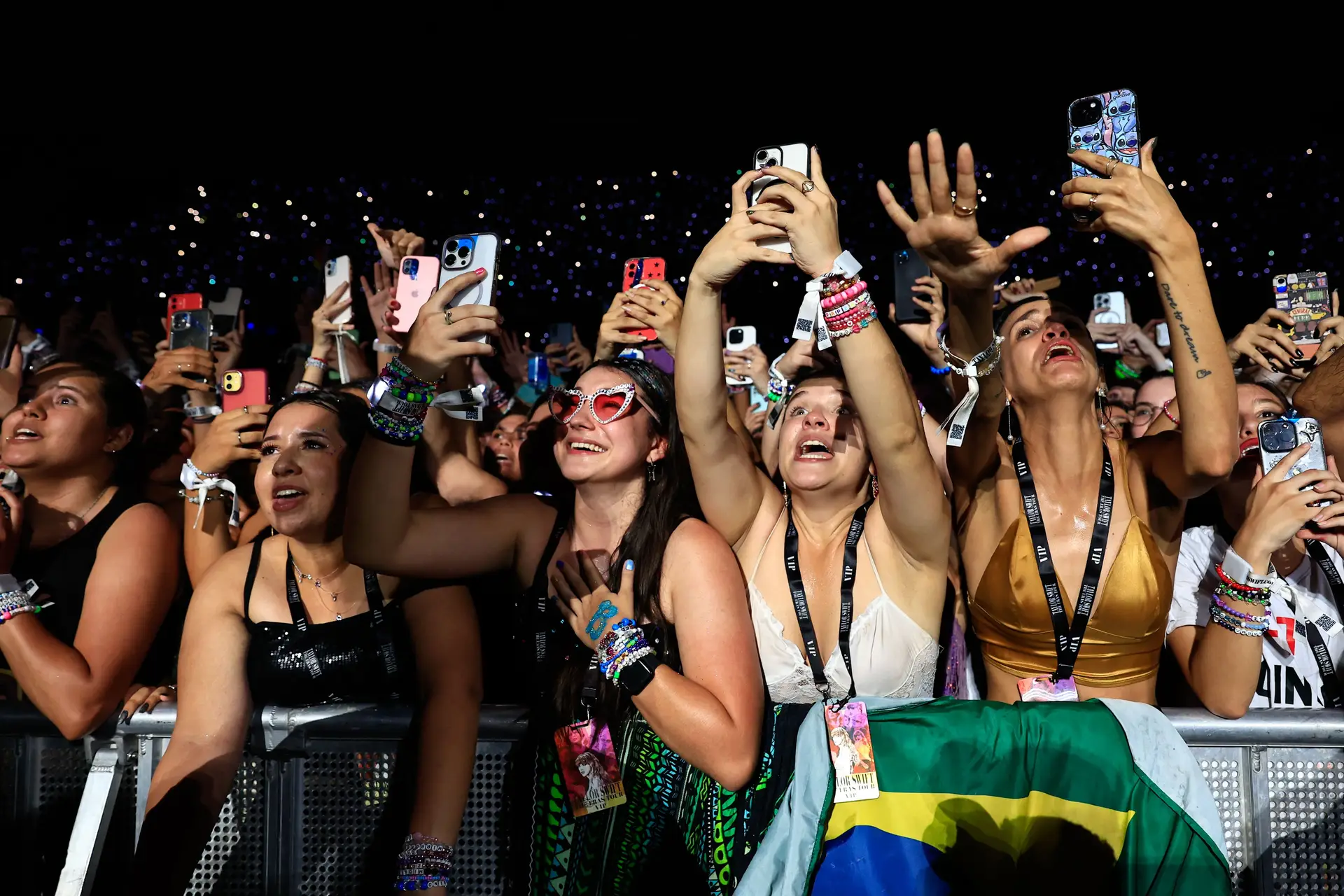 Revelada a causa de morte da fã de Taylor Swift que morreu durante concerto no Rio de Janeiro