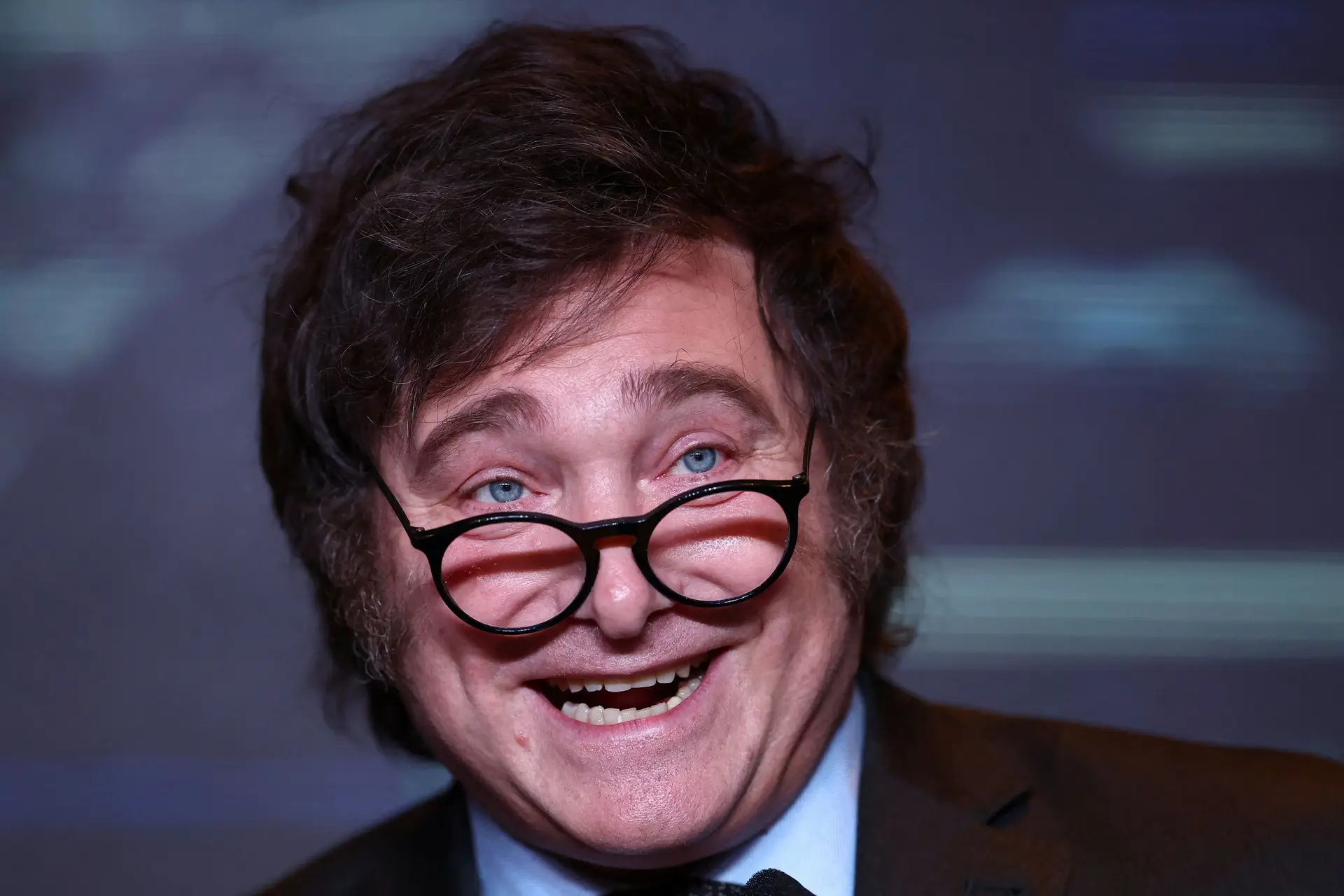 Javier Milei promete “fim da decadência” e “reconstrução da Argentina”