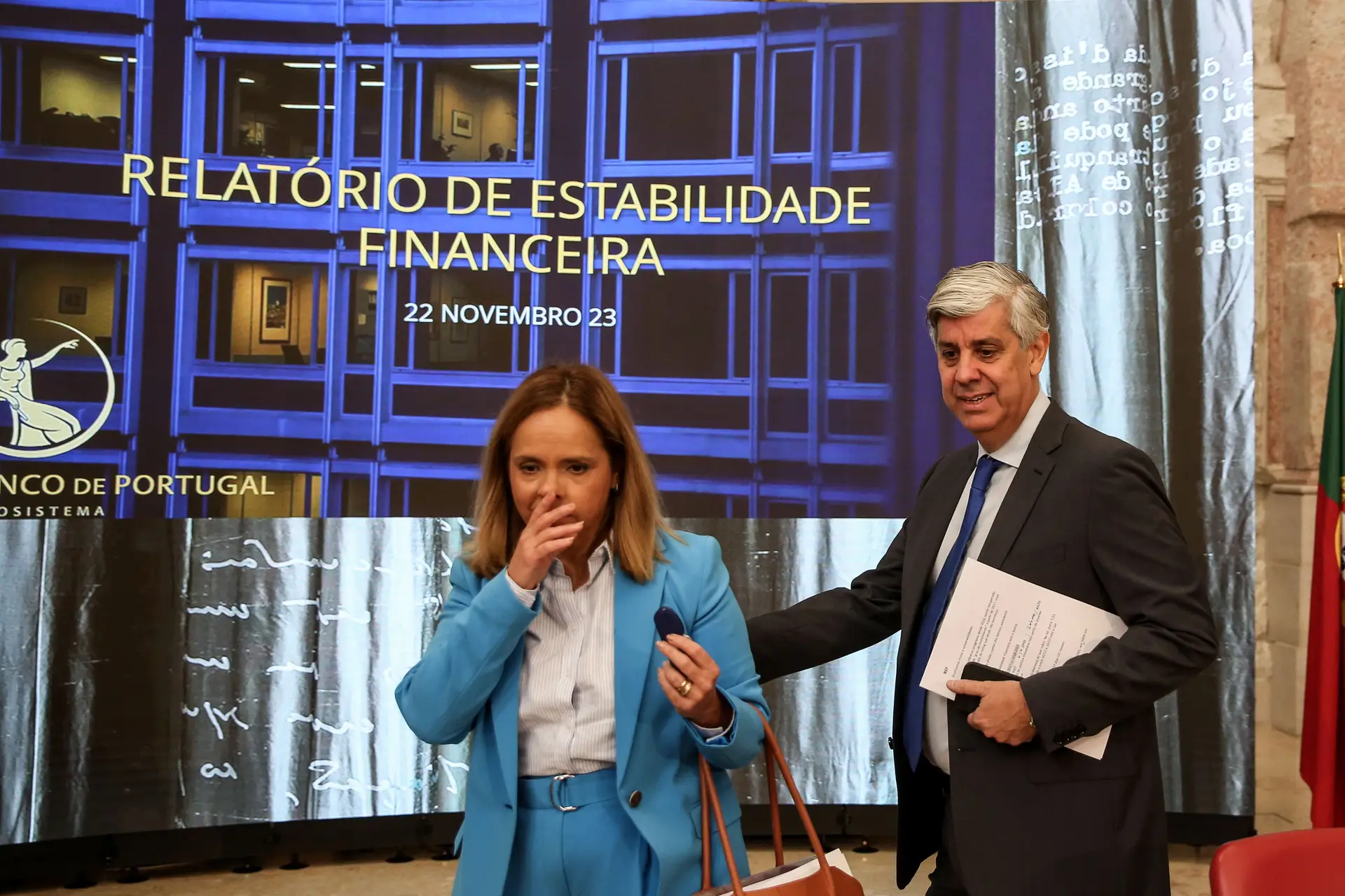Conferência de imprensa do relatório de estabilidade financeira com o governador do Banco de Portugal Mário Centeno e da Vice-Governadora Clara Raposo.© Nuno Fox