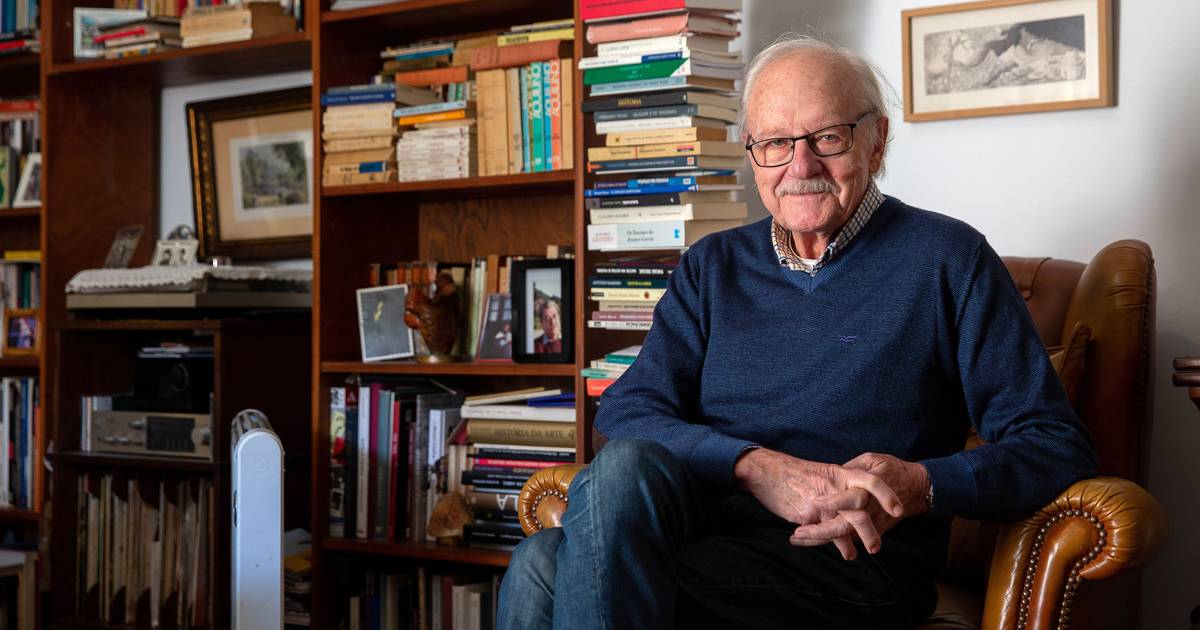 "Deixamos de ser bloquistas porque o nosso Bloco acabou": 60 militantes desfiliam-se do BE, com Mário Tomé a denunciar "farsa democrática"