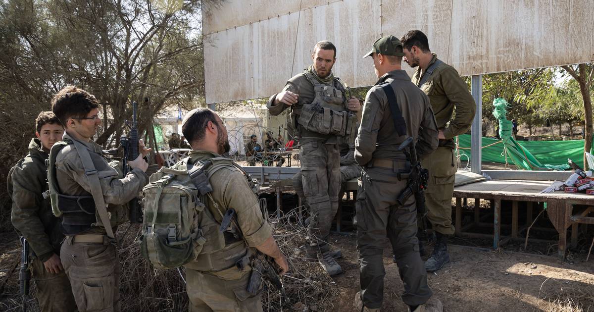Palestinianos acusam israelitas de tortura, exército nega