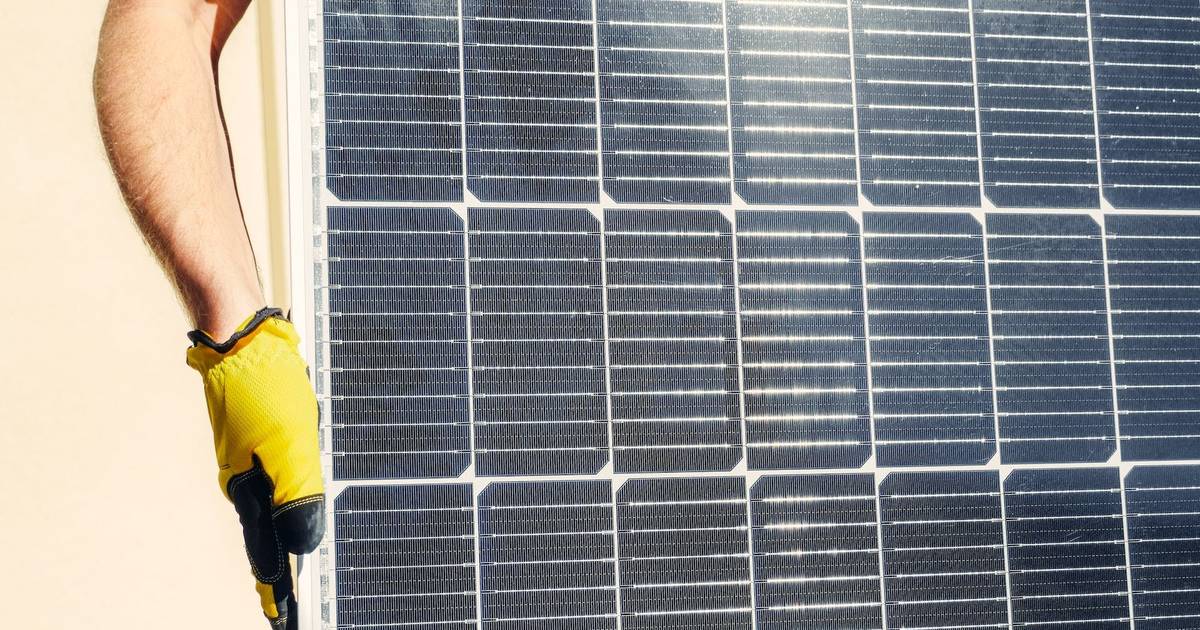 Government creates new 'vouchers' for families to install mini solar panels at home